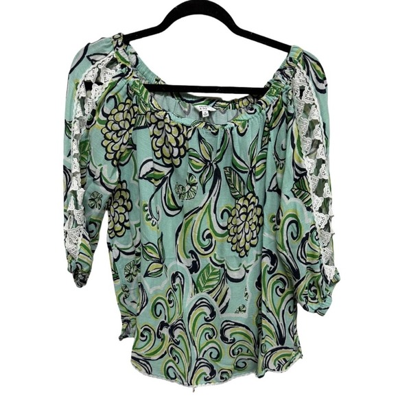 Crown & Ivy Ladies Medium Mint Green Floral Pullover Blouse Rick Rack Hem - Picture 1 of 6